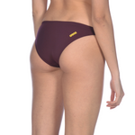 red wine/yellow star